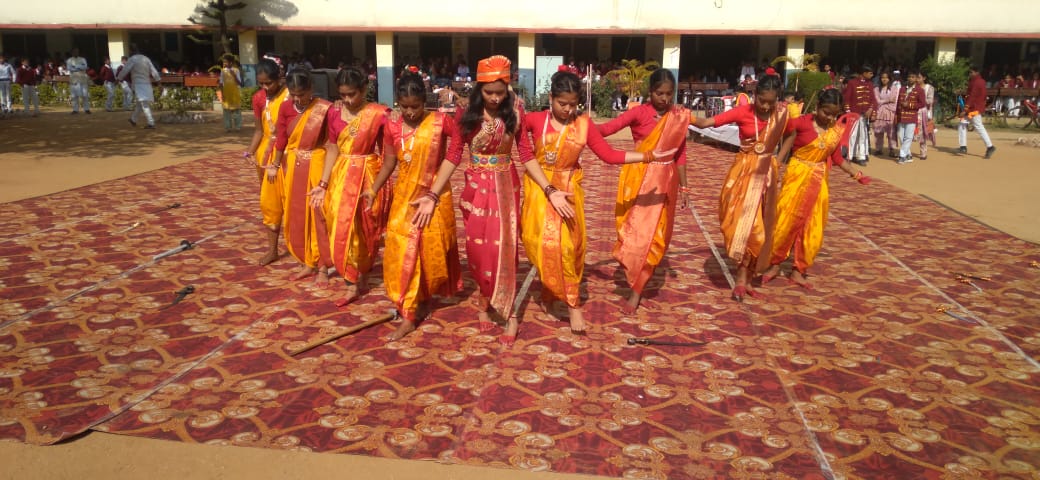 सरस्वतिव शिशु विद्या मंदिर में शान से लहराया तिरंगा, बच्चों ने एक से बढ़कर एक कार्यक्रम दी प्रस्तुति